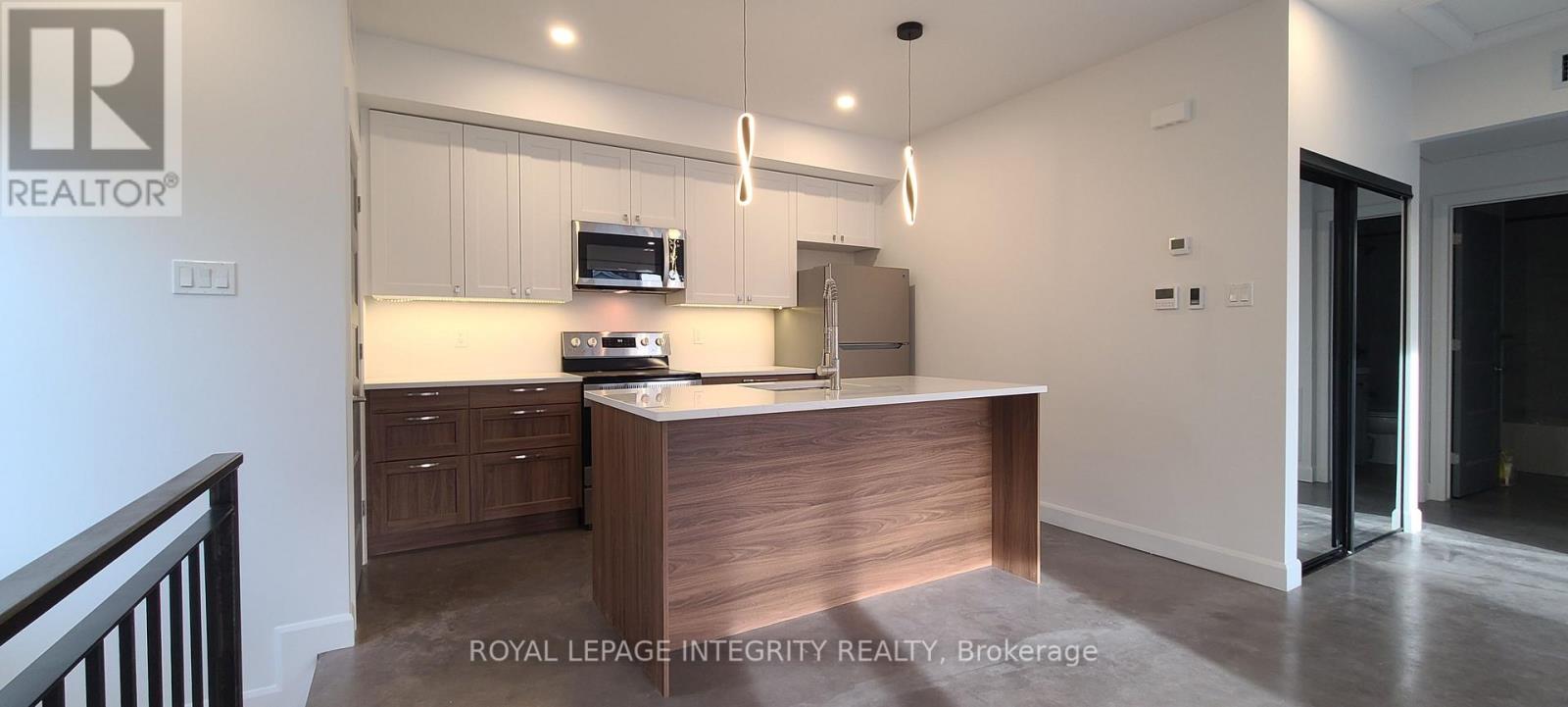 UNIT A - 398 MARGUERITE AVENUE