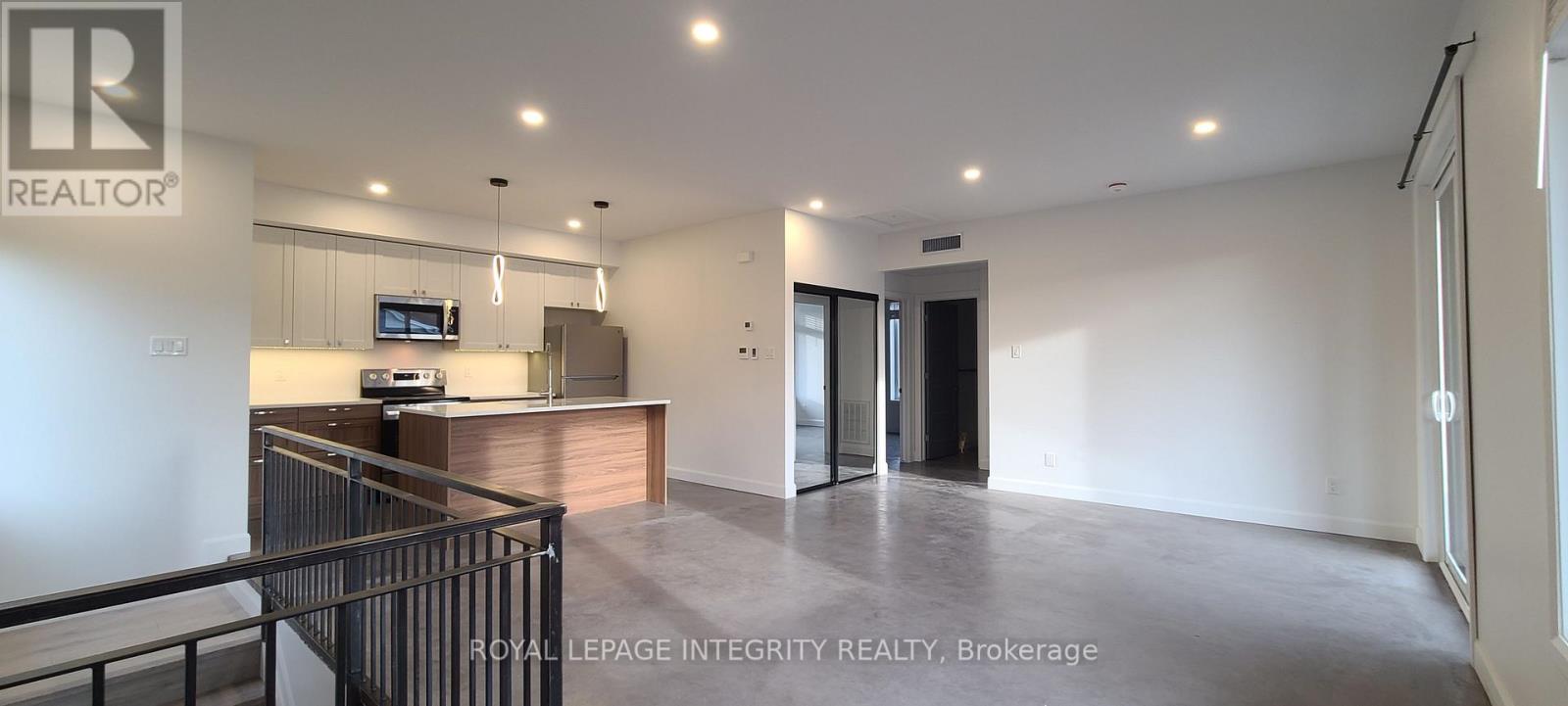 UNIT A - 398 MARGUERITE AVENUE