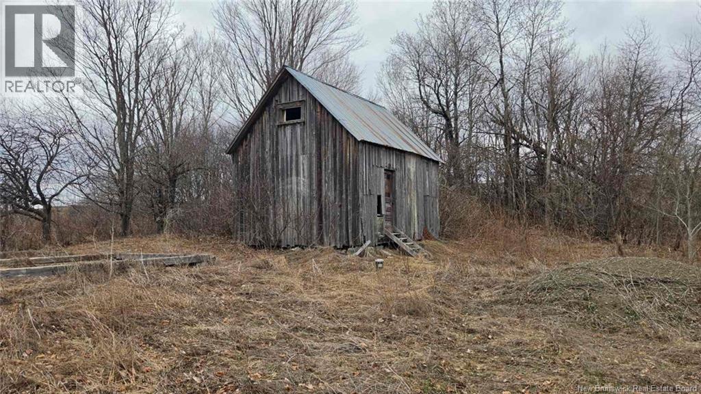995 Knowlesville Road - Photo 4