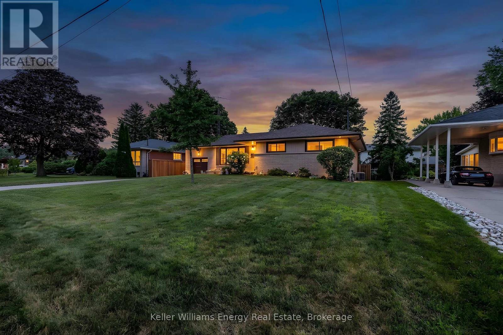 403 ROSSMOUNT AVENUE