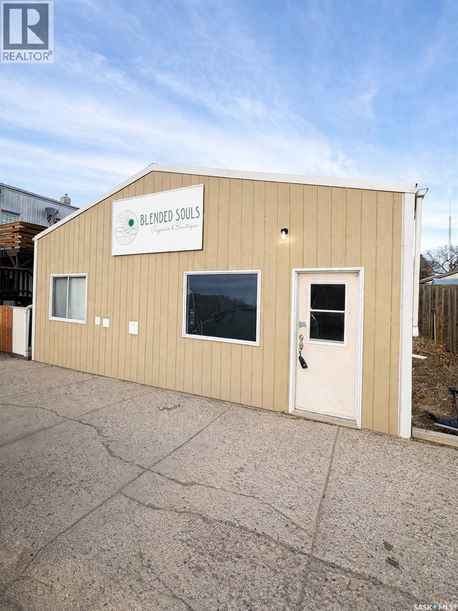 1387 CONRAD AVENUE, GULL LAKE, SK S0N 1A0 - Image 3327371313.jpeg?d=l