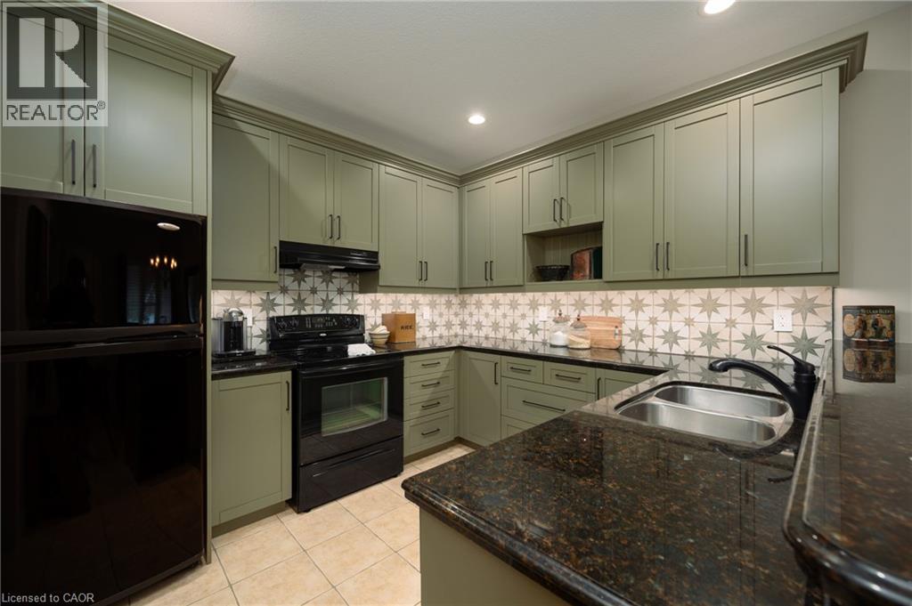 125 RIVERWALK Place