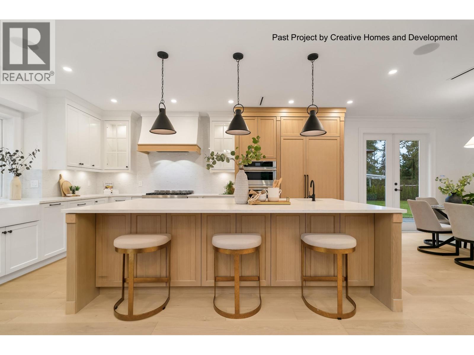 304 W QUEENS ROAD