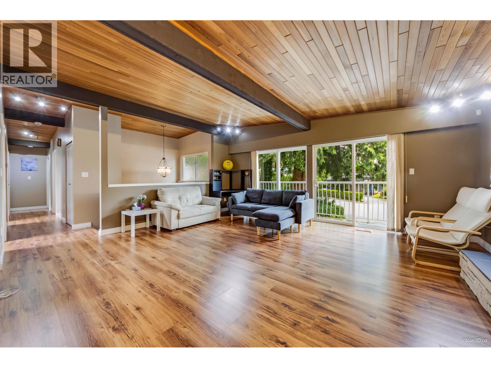 1066 BERNARD PLACE