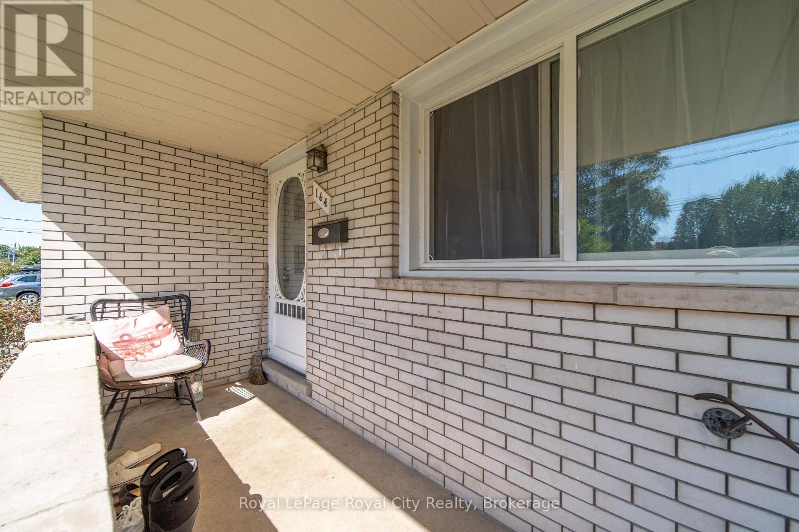164 WAVERLEY DRIVE