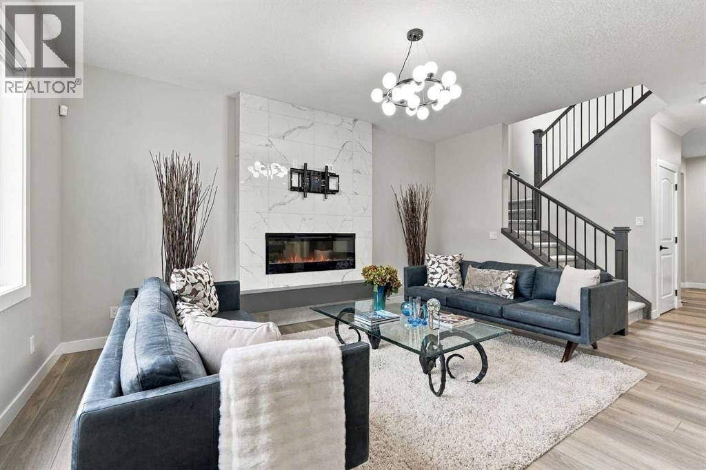 70 Creekside Avenue SW