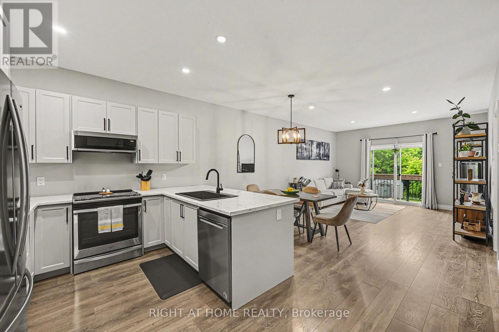 306 FORESTVIEW CRESCENT