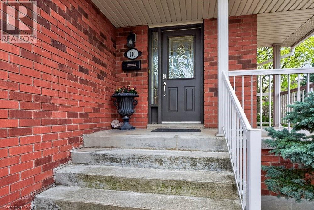 100 BEDDOE Drive Unit# 101