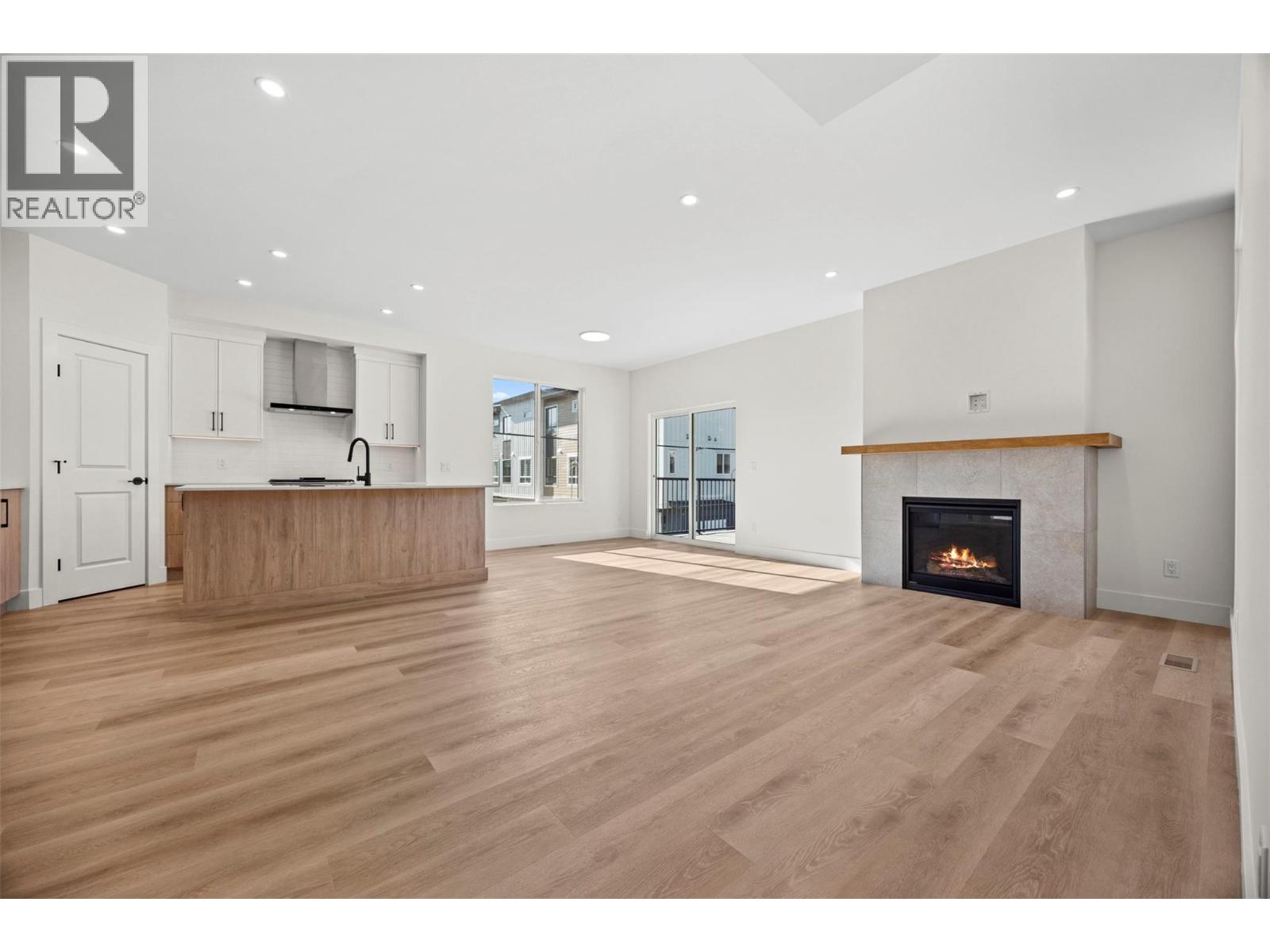 773 Kinnear Avenue Unit# 5