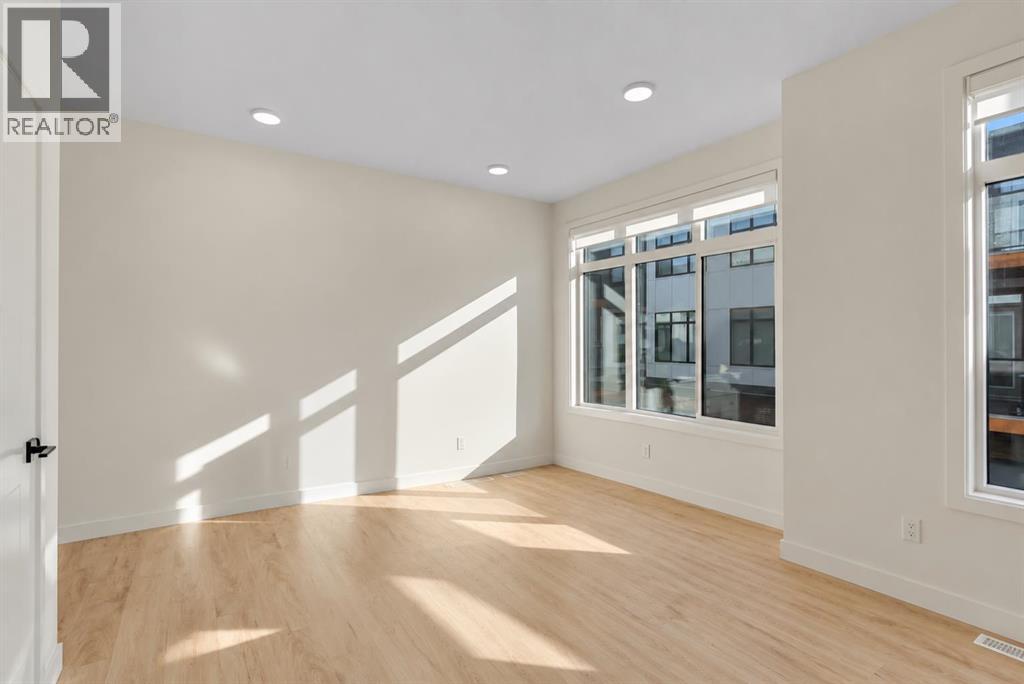 407, 562 Seton Circle SE