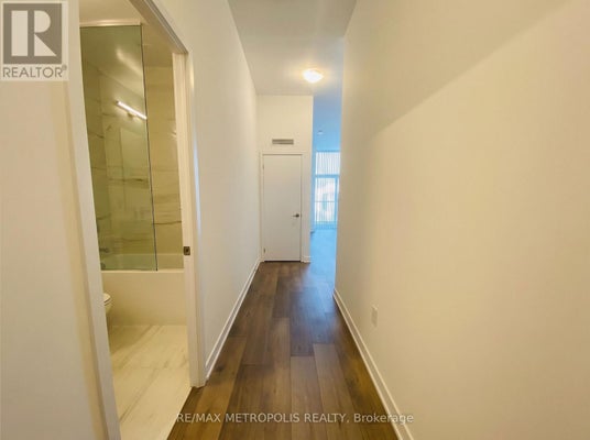 211 - 10 Honeycrisp Cres, Vaughan (Vaughan Corporate Centre), ON 3