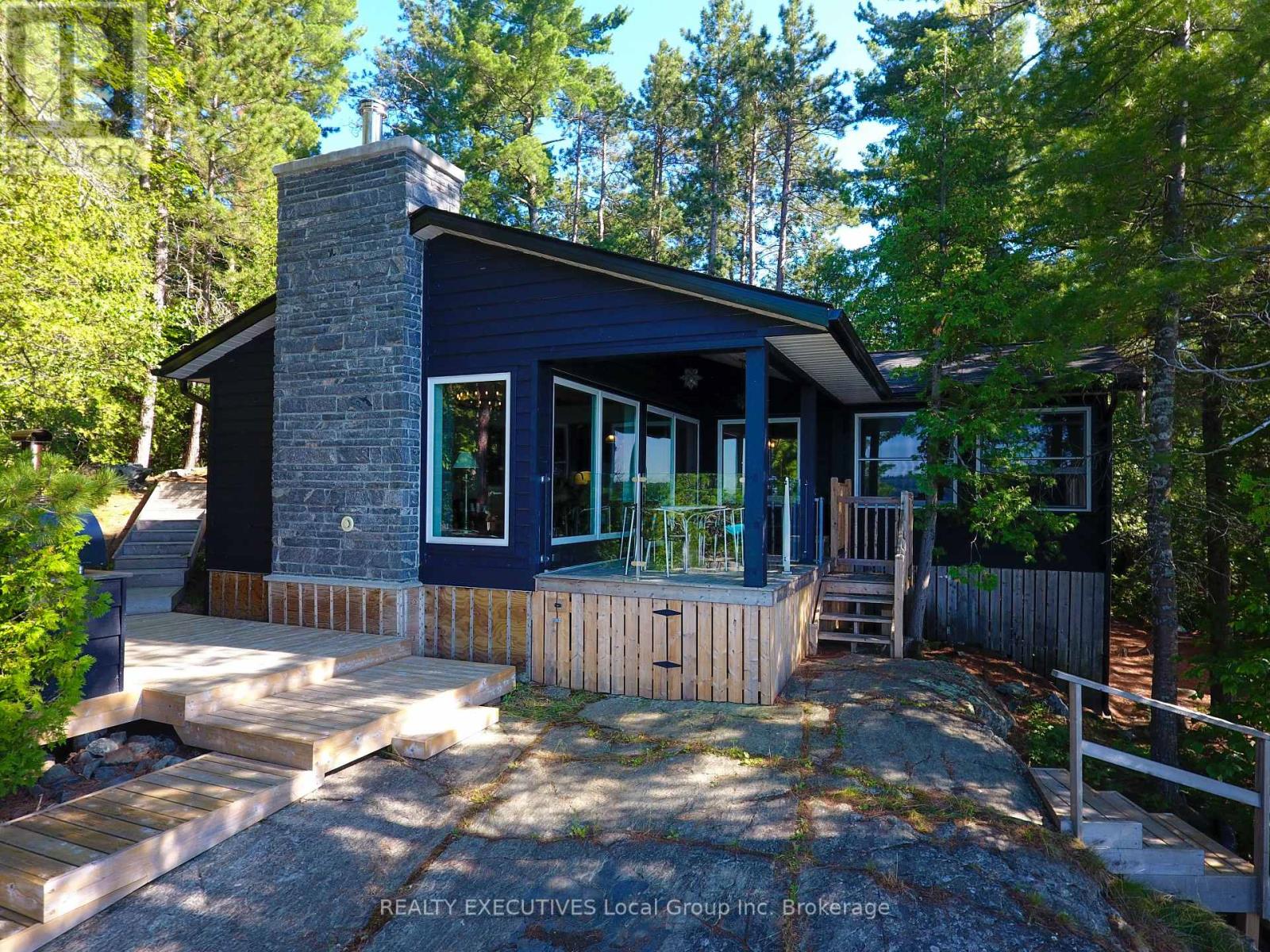 20 LAKE TEMAGAMI PART 1119 ISLAND