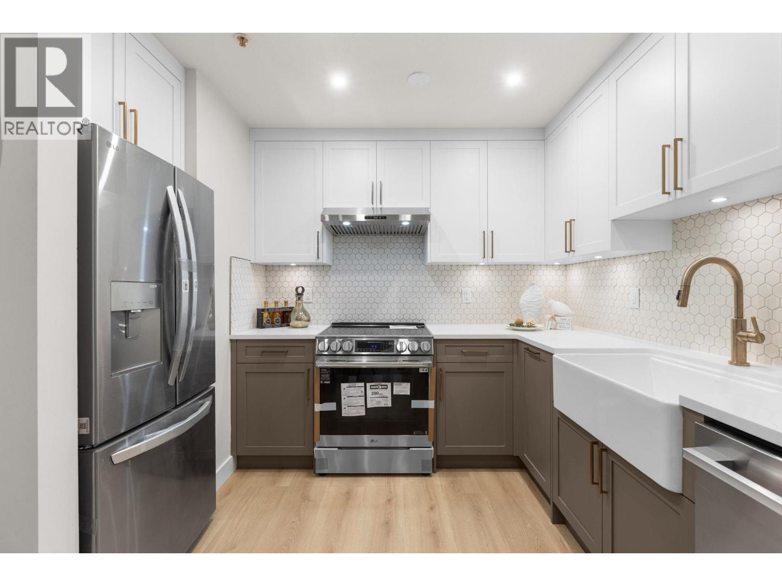 206 3151 CONNAUGHT CRESCENT