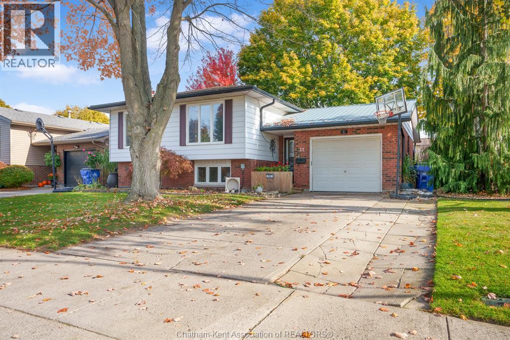 11 Duff CRESCENT