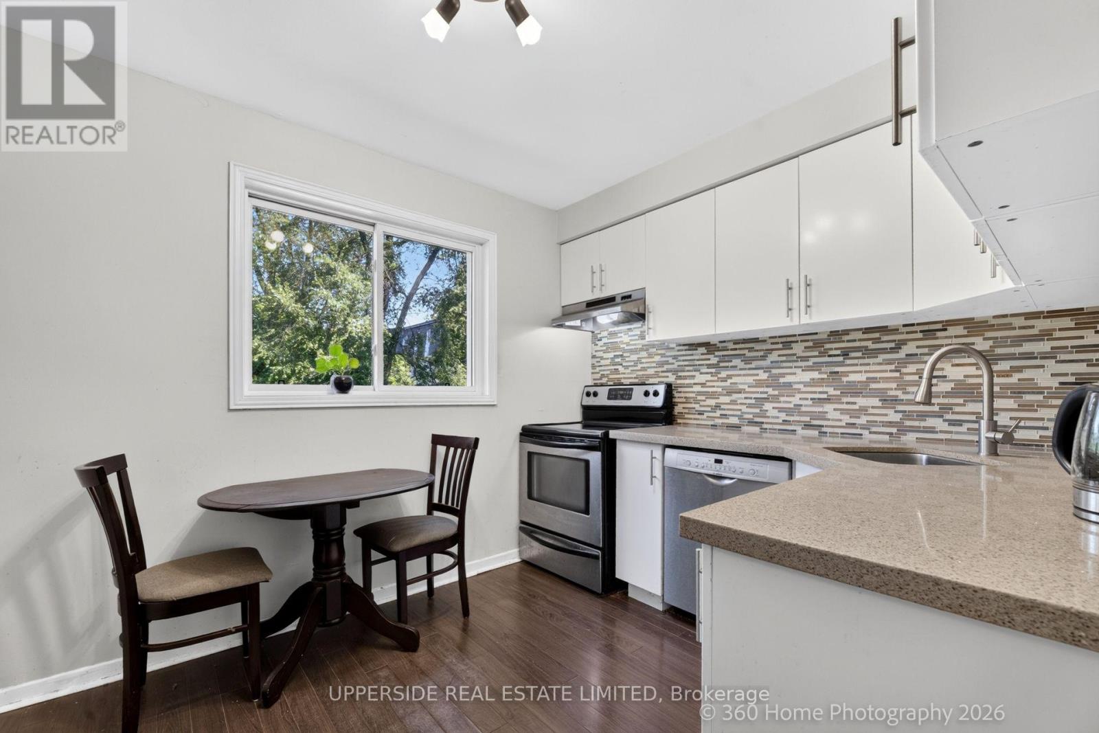 7 - 119 HENDERSON AVENUE