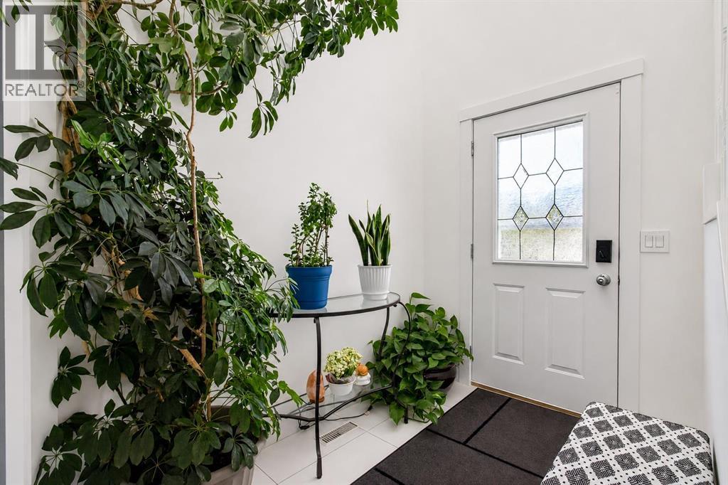 53 Martha's Place NE