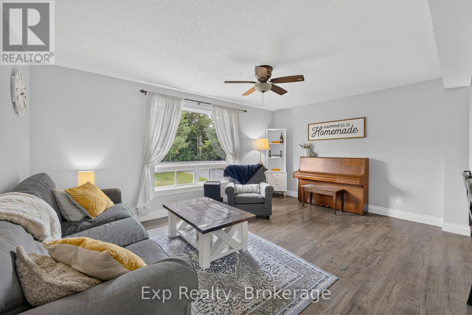1901 HOLLOWVIEW ROAD