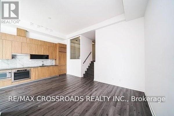 58 Queens Wharf Rd, Toronto (Waterfront Communities), ON 4