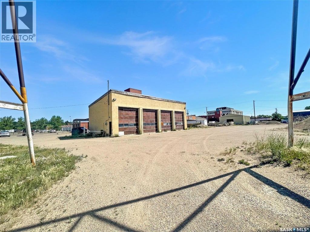 503 NORTH RAILWAY STREET W, SWIFT CURRENT, SK S9H 4T4 - Image 597245935.jpeg?d=l