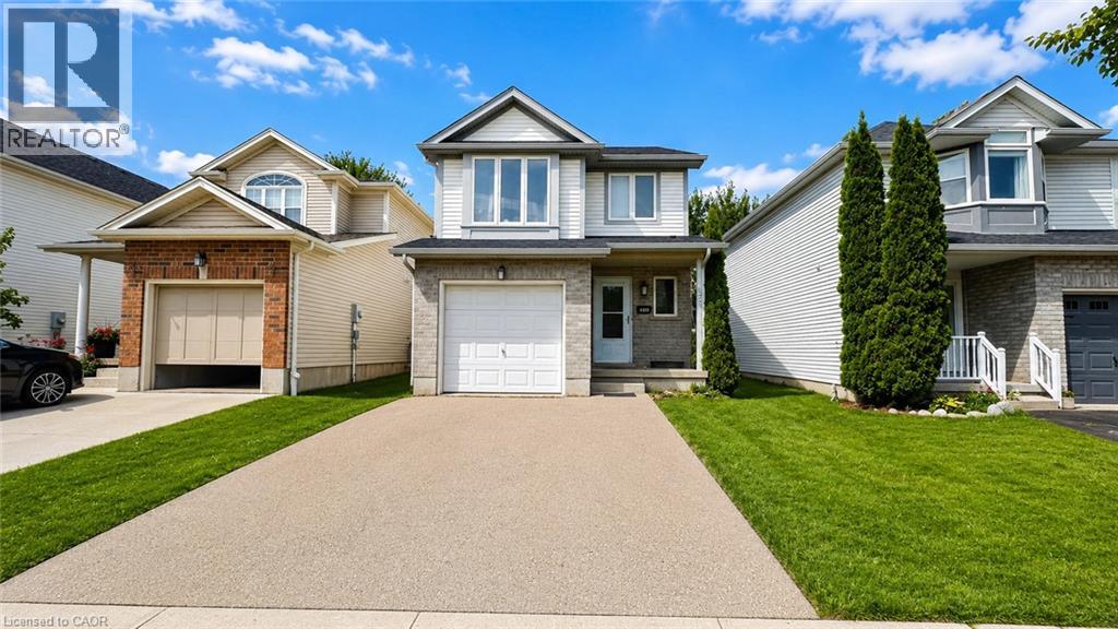 175 HENHOEFFER Crescent