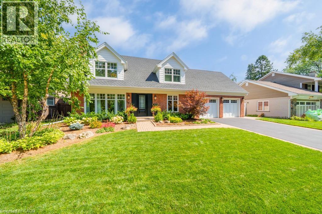 385 ROSSLYN Drive