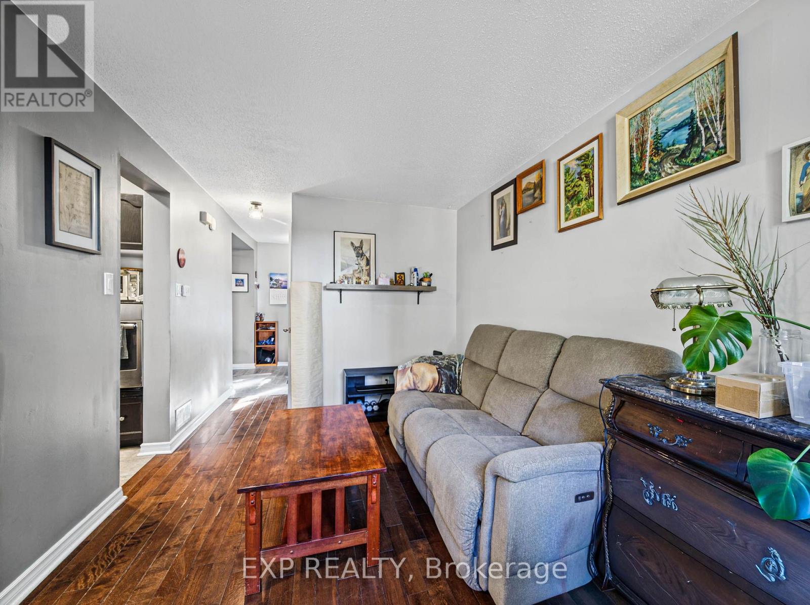 1677 LACOMBE DRIVE