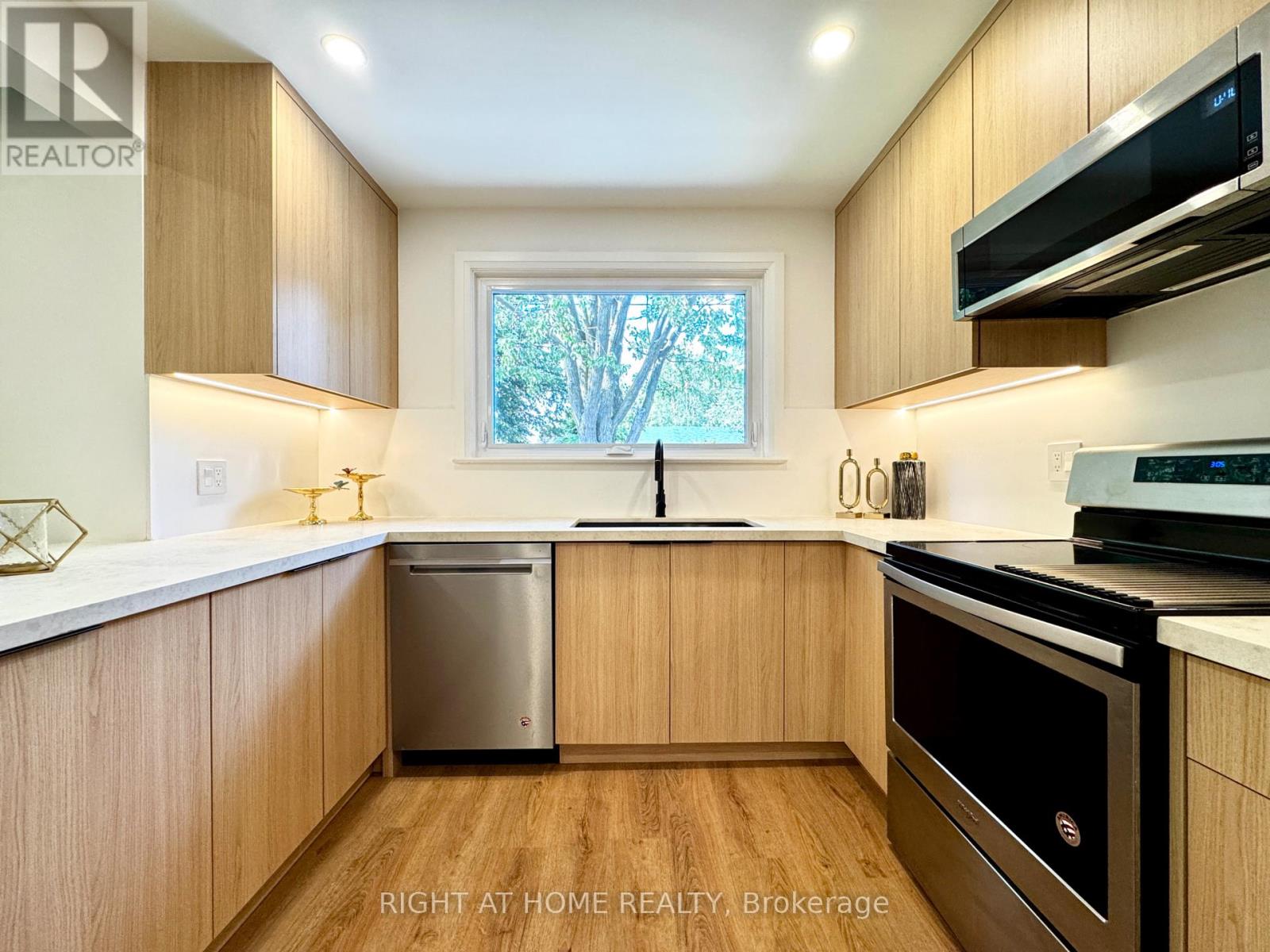 246 ZELDA CRESCENT