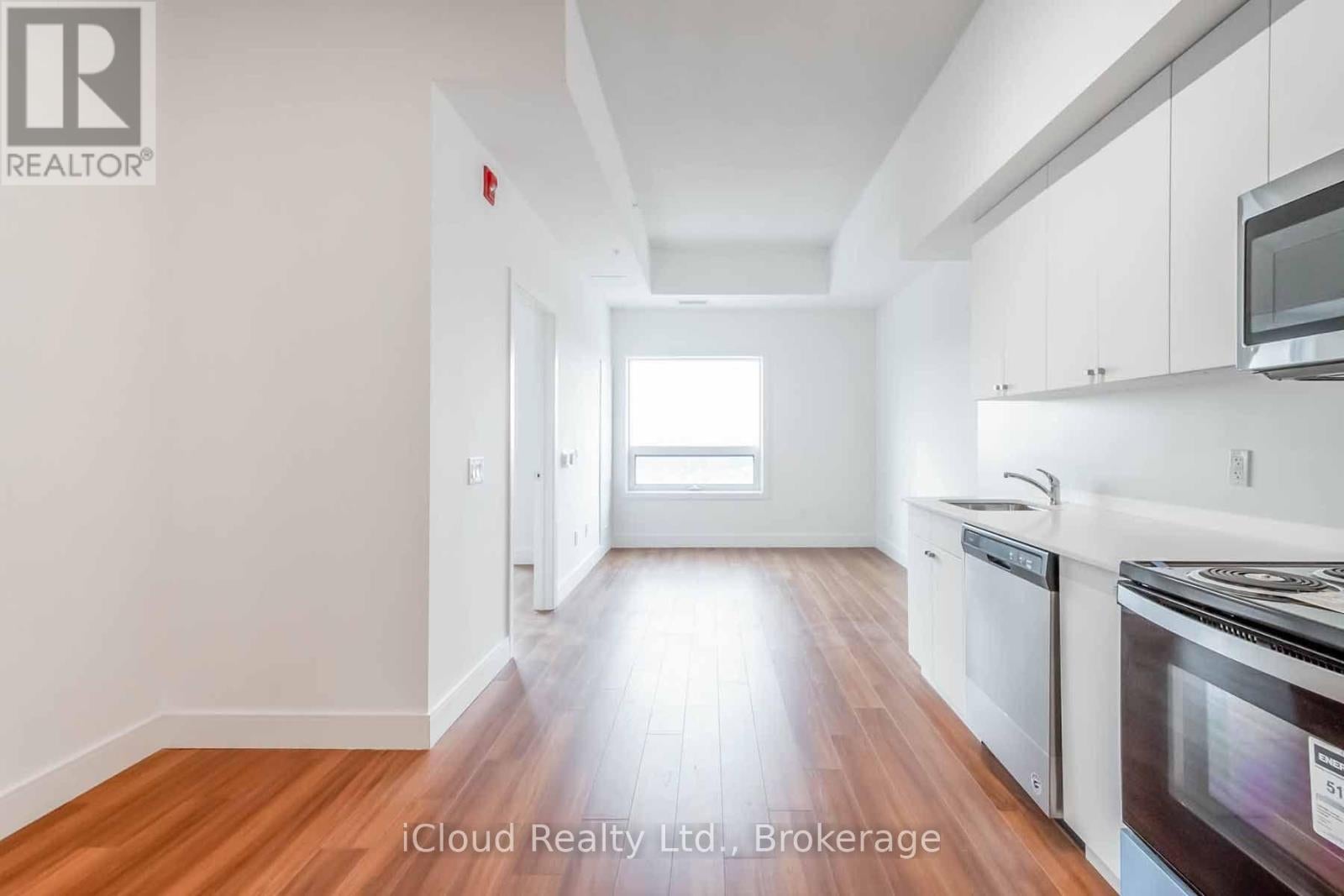 806 - 1 WELLINGTON STREET