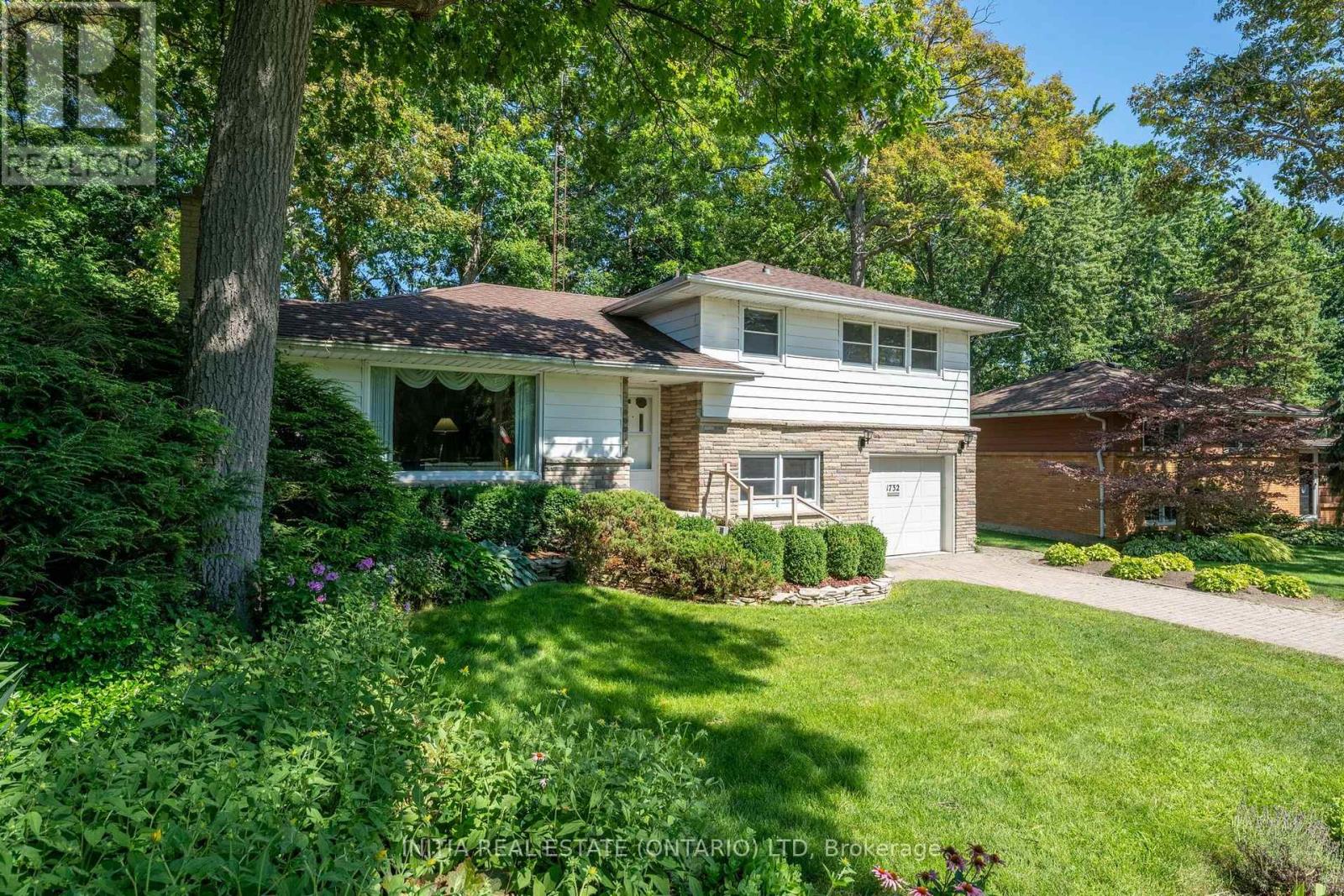 1732 RUTHERGLEN CLOSE