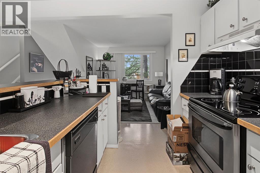 52, 12 Templewood Drive NE