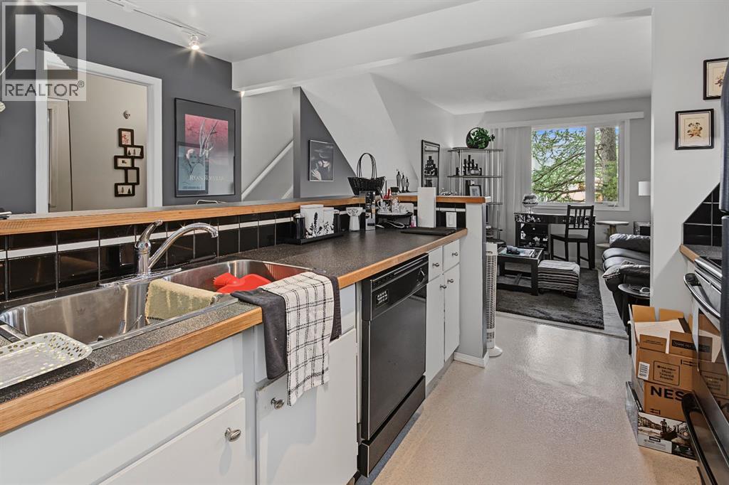 52, 12 Templewood Drive NE