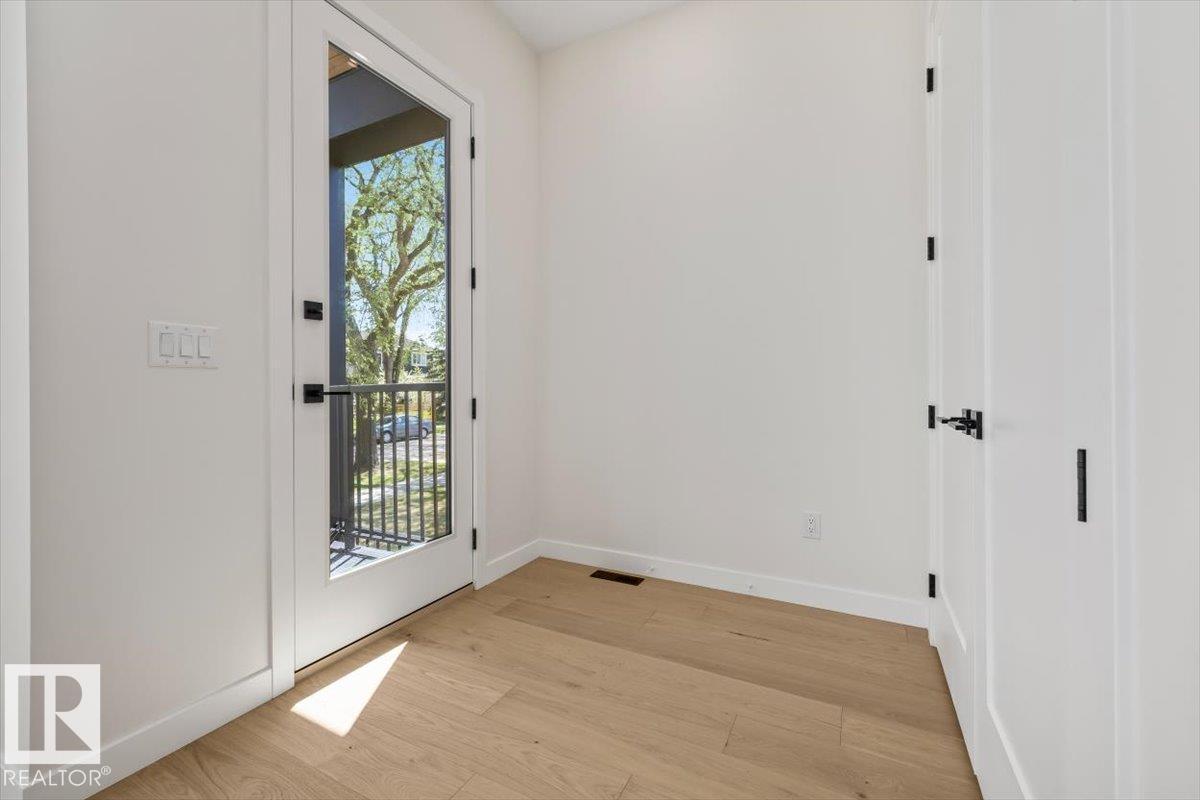 10932 & 10934 132 ST NW