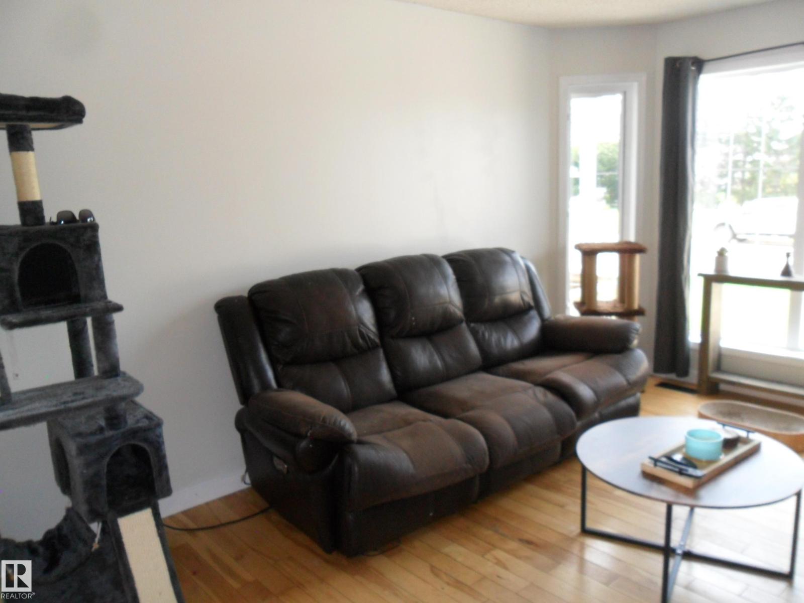 28 Bridgeview CR NW