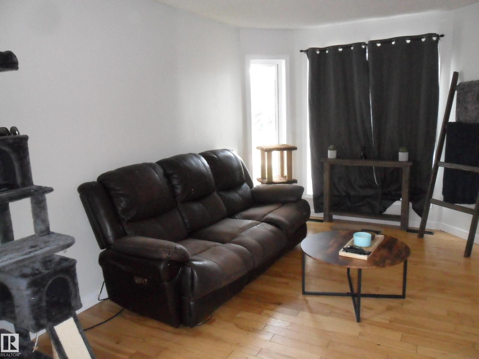 28 Bridgeview CR NW