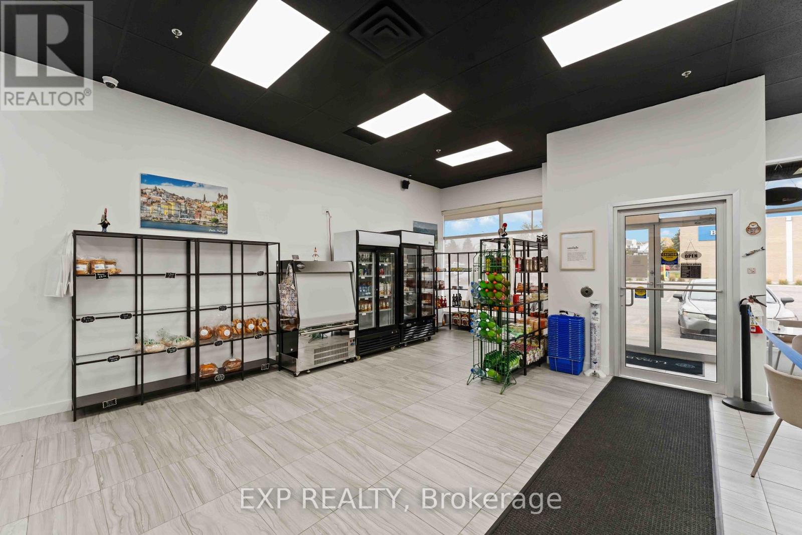 8 - 420 HAZELDEAN ROAD