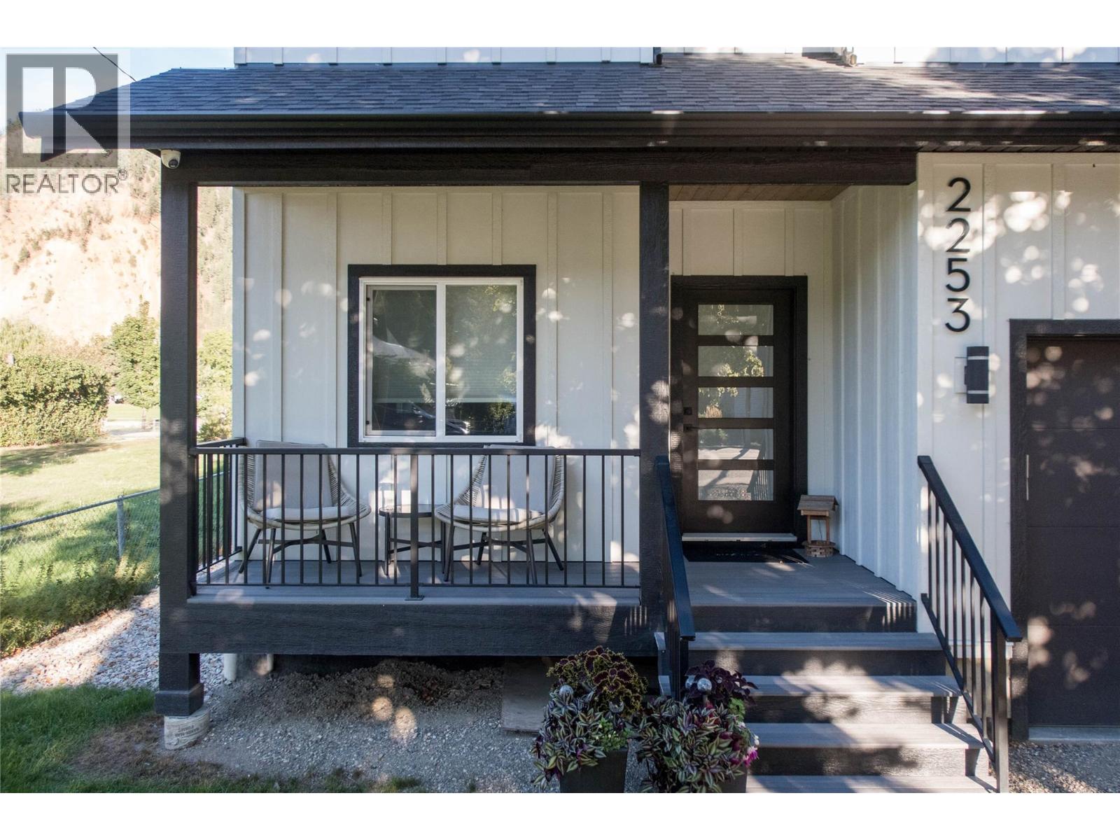 2253 Shuswap Avenue