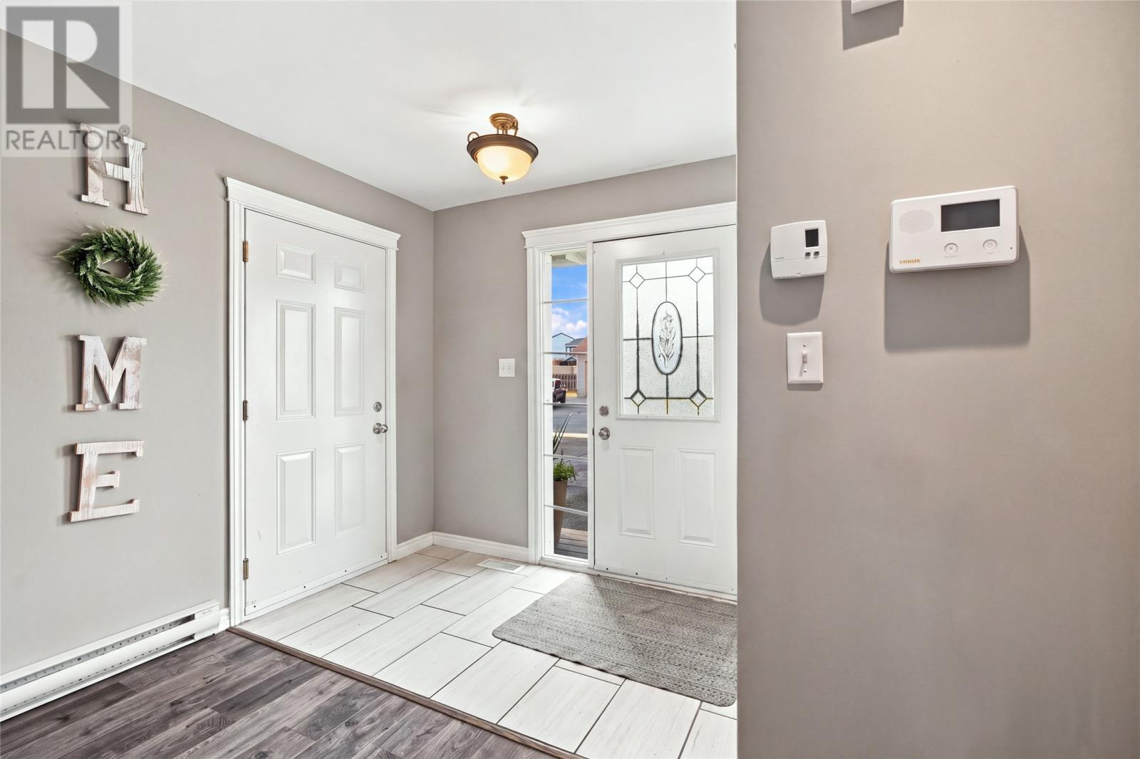15 Camelot Crescent