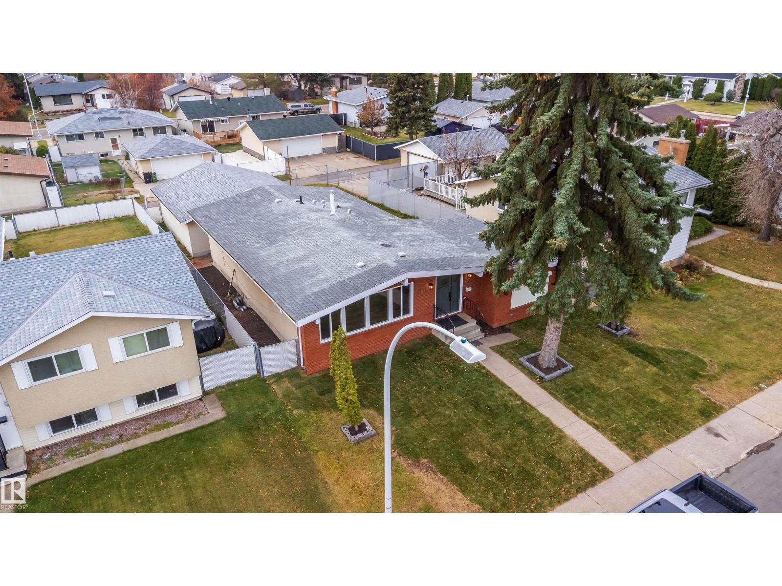 7807 144 AV NW