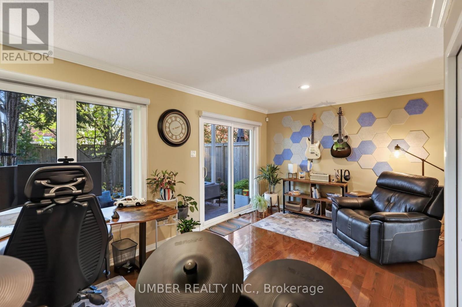 23 BRIARWAY PRIVATE