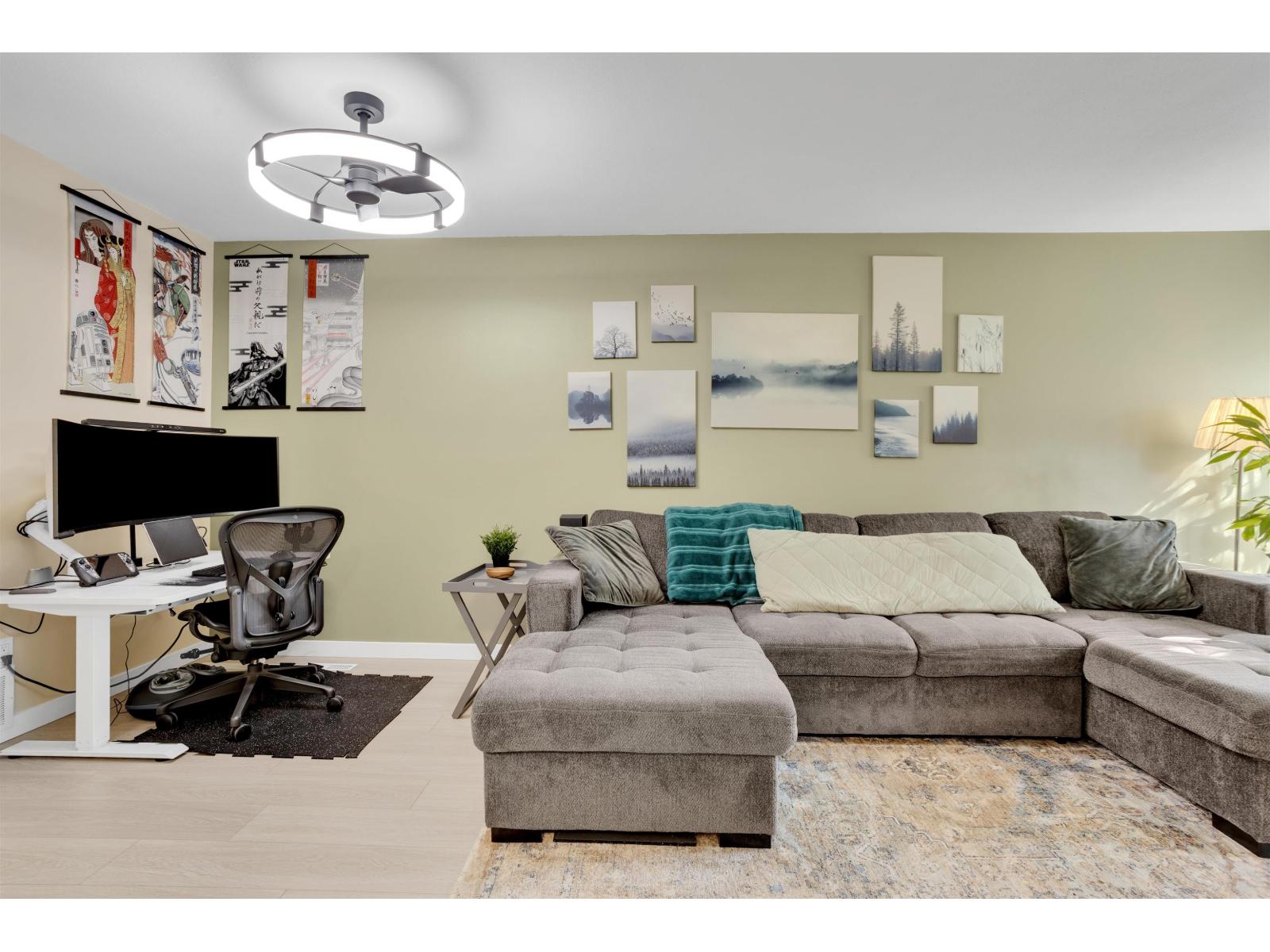 10 46375 CESSNA DRIVE, Chilliwack Proper South