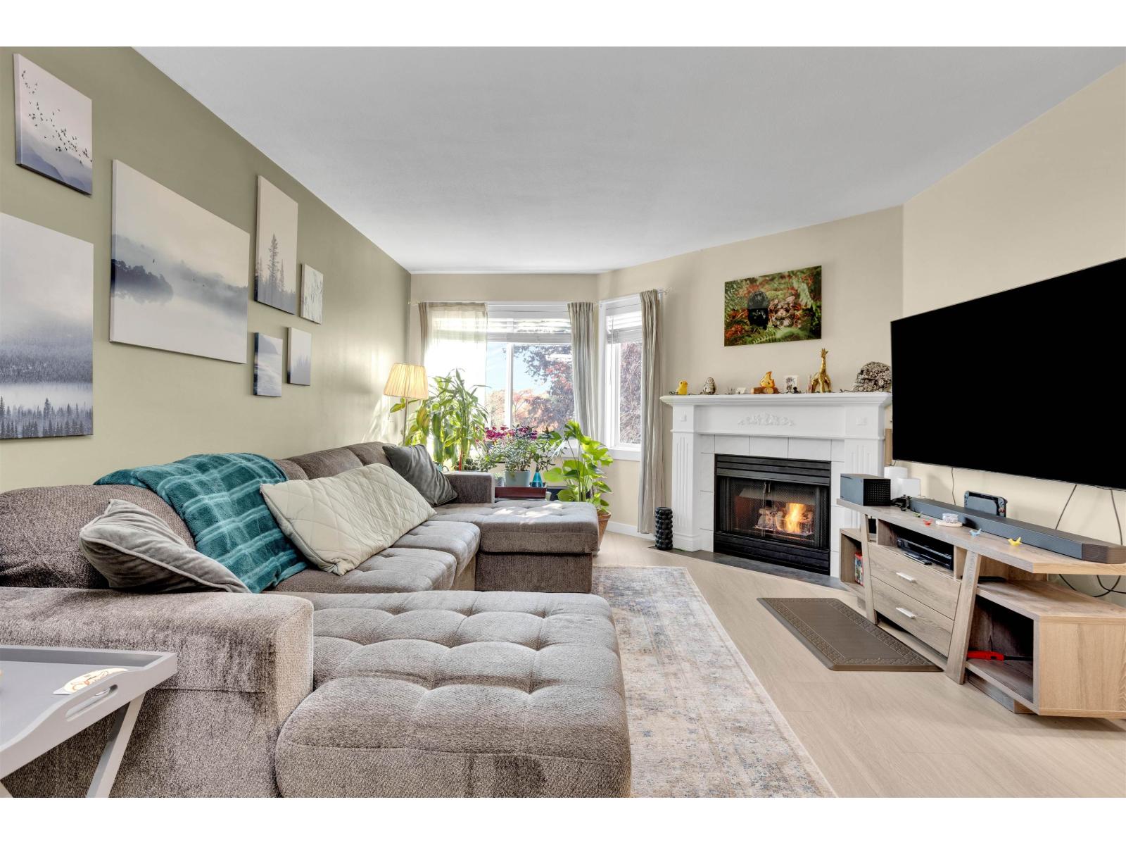 10 46375 CESSNA DRIVE, Chilliwack Proper South