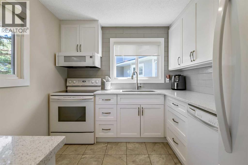 76, 200 Shawnessy Drive SW