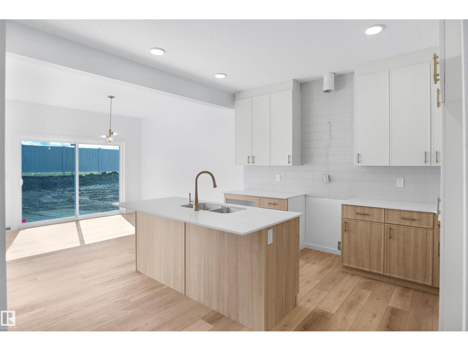 20917 24 AV NW
