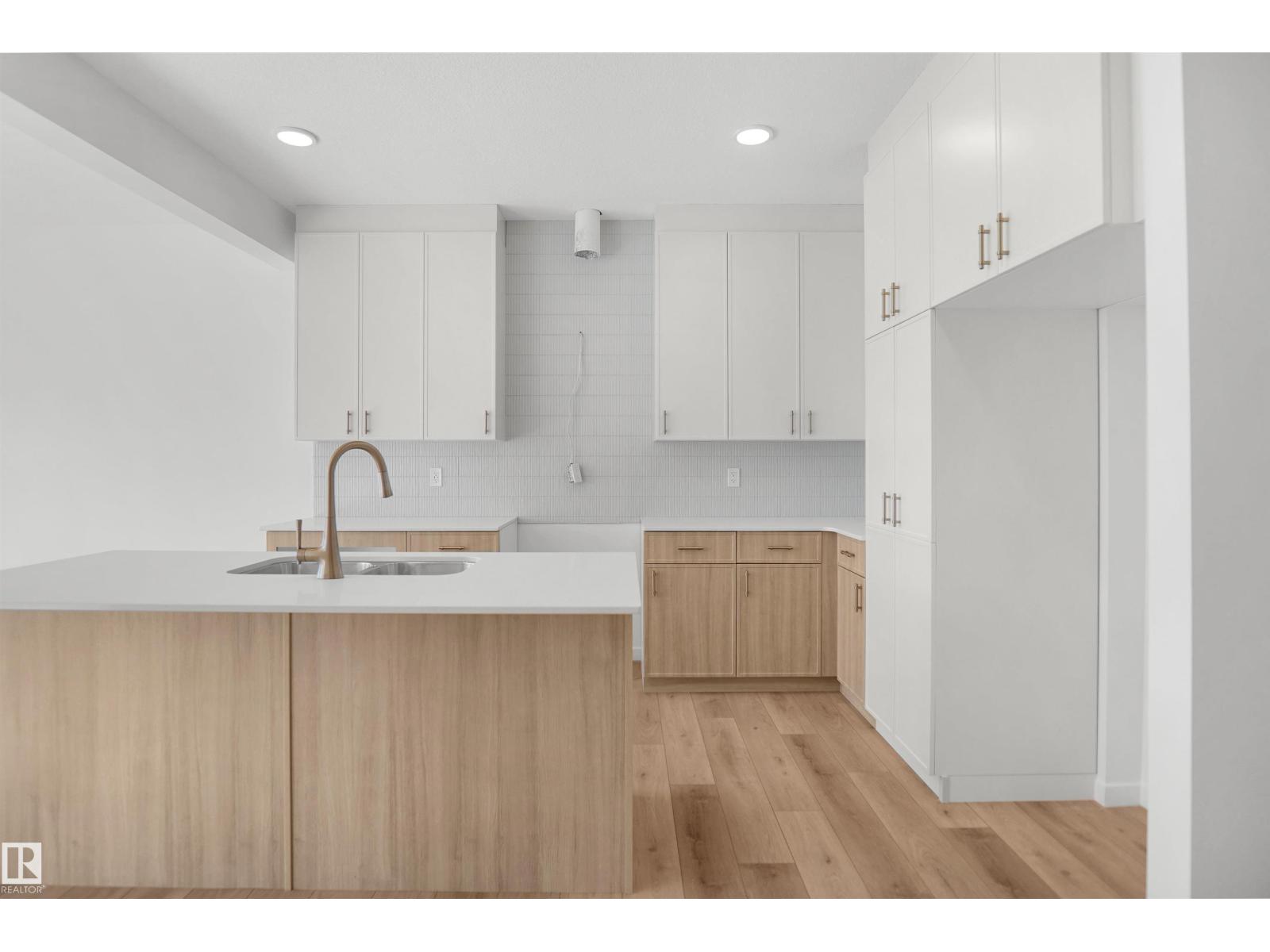20917 24 AV NW