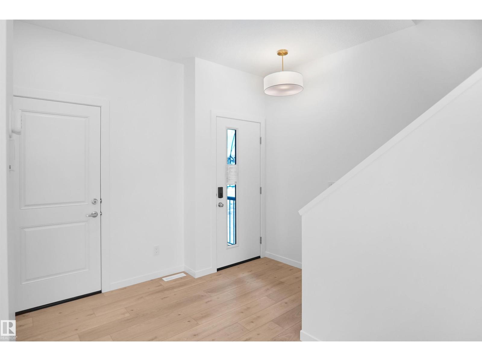 20917 24 AV NW