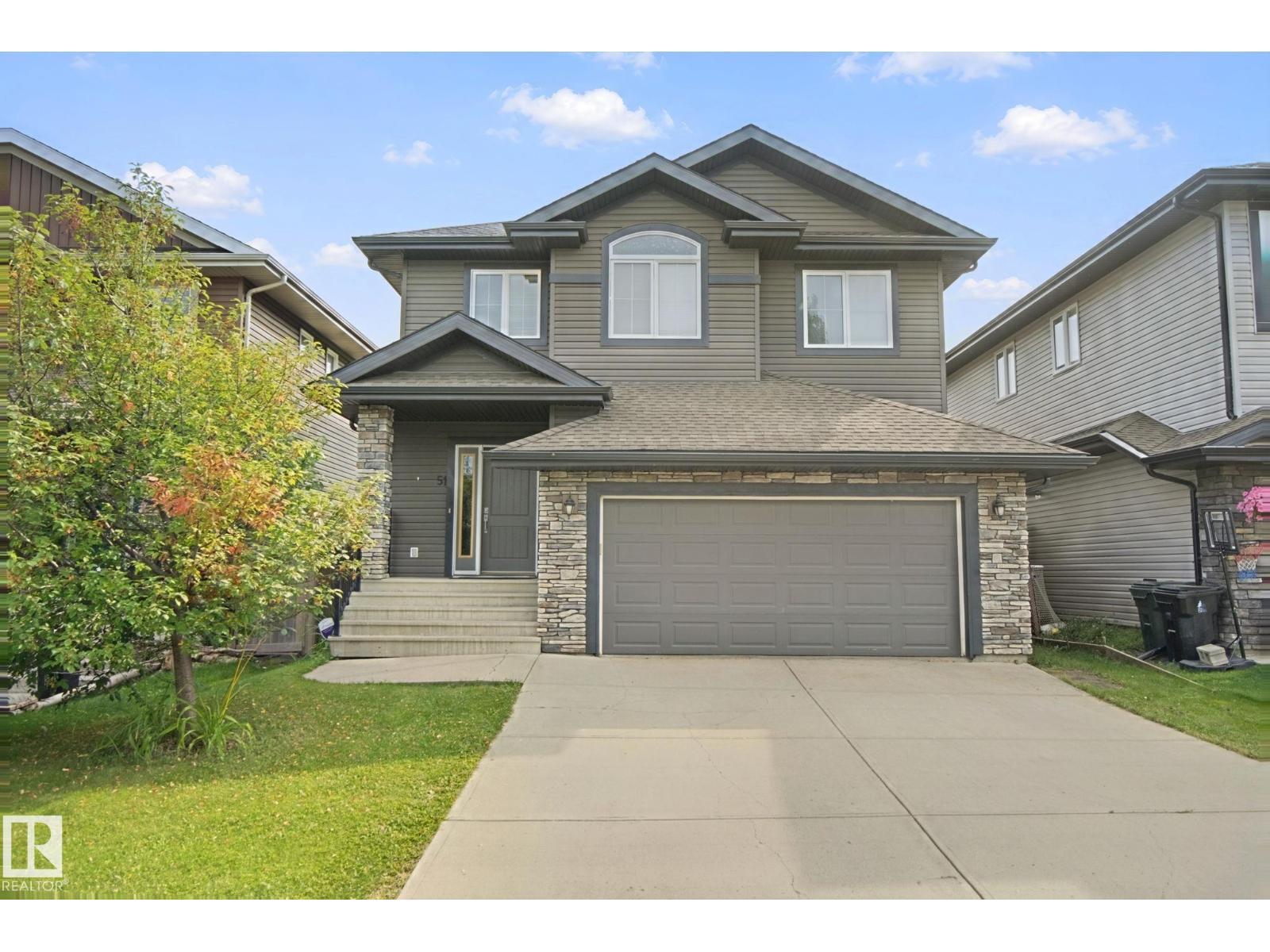 51 VIVIAN WY