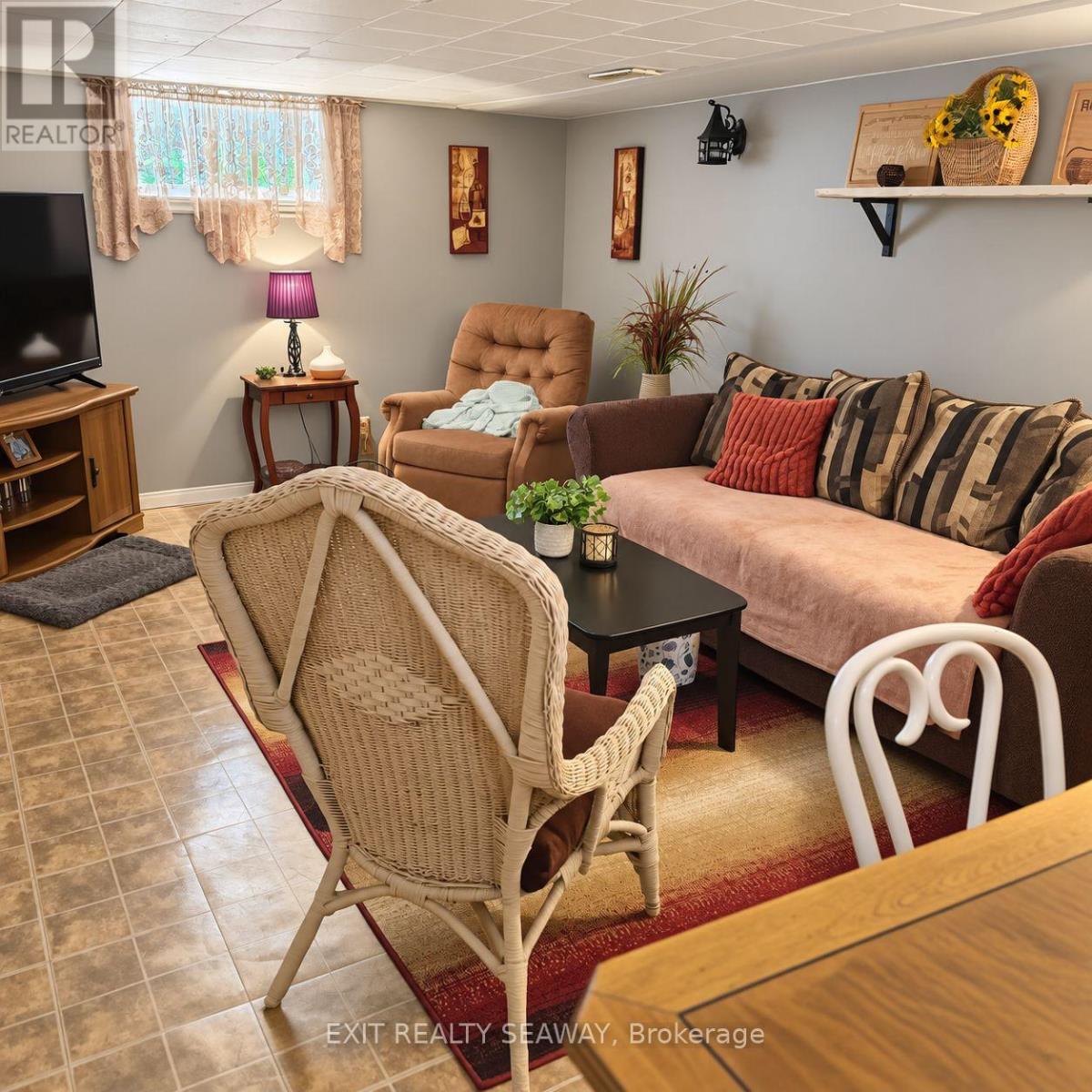 603 WALTON STREET - Photo 4