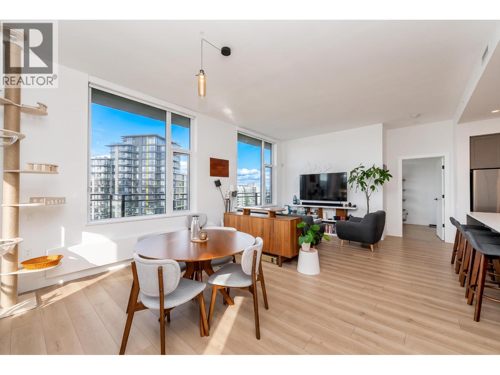 1202 8750 UNIVERSITY CRESCENT
