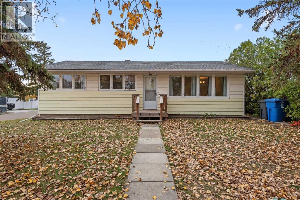 239 4 AVENUE SE, THREE HILLS, AB T0M 2A0 - Image 3305388107.jpeg?d=l