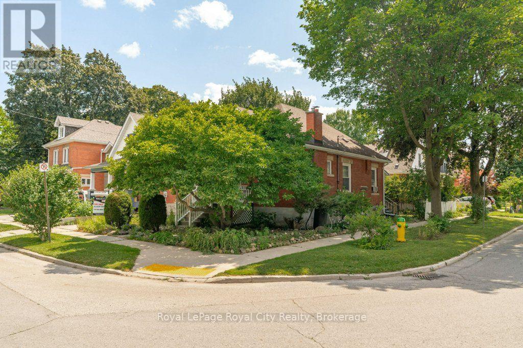 66 RAGLAN STREET